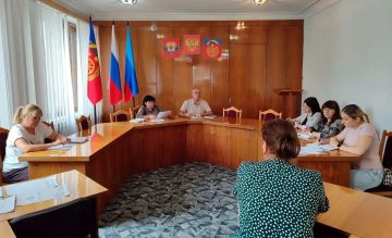 В малом зале Администрации состоялось заседание рабочей группы, действующей в рамках межведомственной комиссии Луганской Народной Республики по противодействию нелегальной занятости