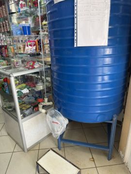 В центре Луганска спустя почти двое суток в кранах появились вода!