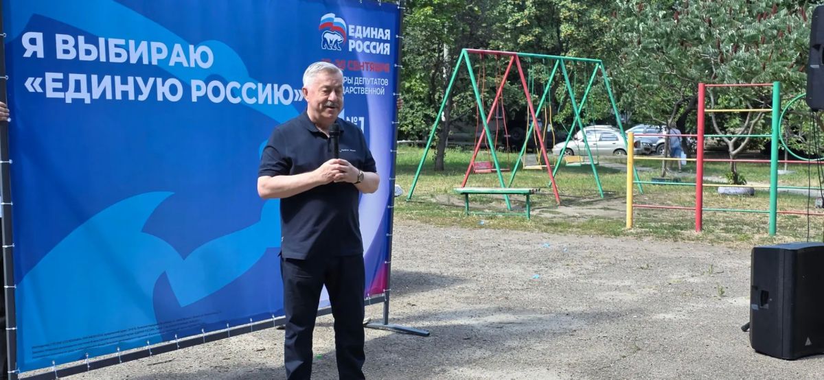 Виктор Водолацкий: Продолжаю встречи с луганчанами и сегодня общался с жителями кварталов Южный и Героев Сталинграда