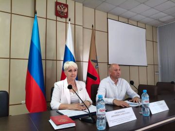 В большом зале заседаний Администрации Славяносербского муниципального округа состоялись публичные слушания по проекту решения Совета «О внесении изменений в Устав муниципального образования Славяносербский муниципальный...