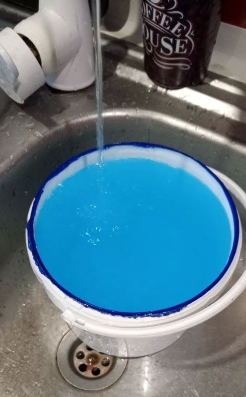 Вода, как из мультиков, потекла из алчевских кранов
