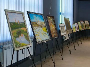В Луганске открыта выставка «Православные храмы родной земли»