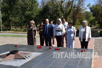В День освобождения Красного Луча почтили память погибших защитников