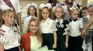 Лантратова посетила отремонтированную Луганскую гимназию № 52 в День знаний