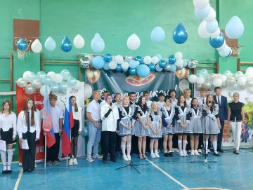 Праздник первого звонка сегодня состоялся в селе Роскошное и поселке Фабричное