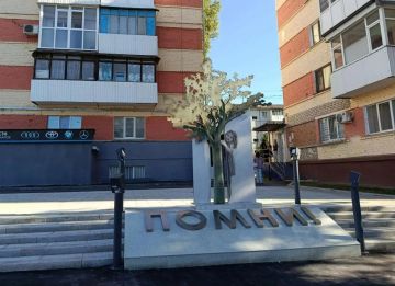 В квартале Солнечный Луганска завершено обустройство мемориала жертвам обстрела со стороны ВСУ