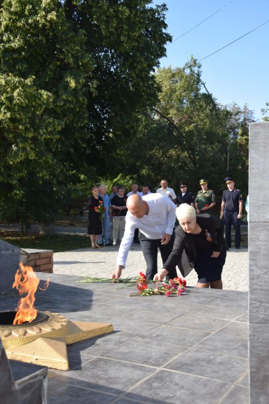 В Славяносербске почтили память героев, освобождавших округ в 1943 году