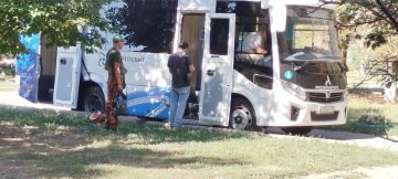 Мобильный офис «Энергосбыта» приехал в посёлок Фабричное