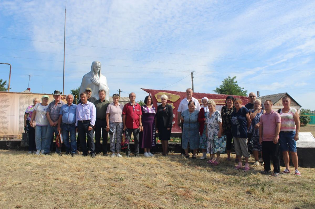 В памятный день 83-й годовщины освобождения Славяносербщины от немецко-фашистских захватчиков в рамках партпроекта «Историческая память» в селе Лобачево состоялось открытие мемориальных стендов, посвящённых советским воинам...