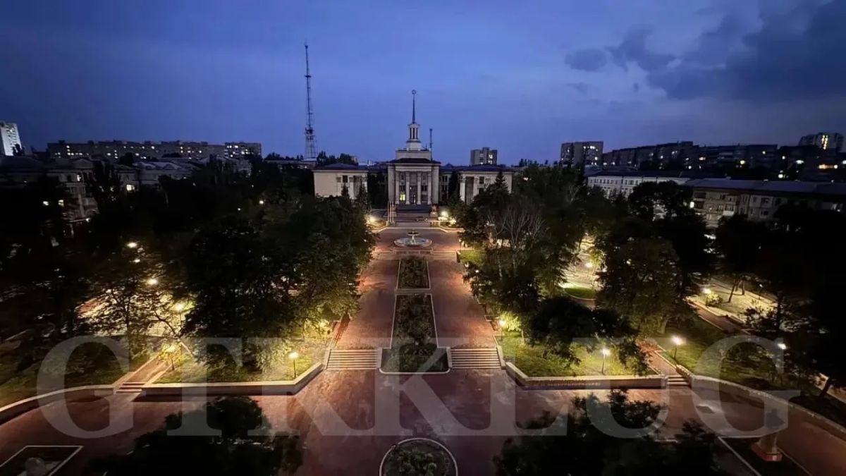 Сквер на Красной площади в Луганске показали с высоты птичьего полёта