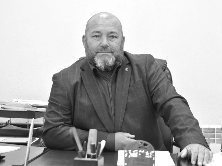 Секретарь Луганского регионального отделения Единой России Денис Мирошниченко выразил соболезнования по случаю ухода из жизни председателя Совета Перевальского муниципального округа, руководителя фракции Единая Россия в...