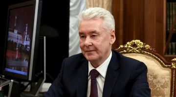 Путин присвоил Собянину звание Героя Труда России в День города Москвы