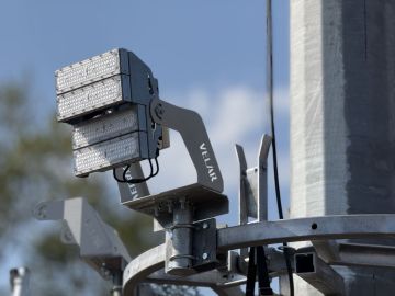 На территории автовокзала города Краснодона продолжаются работы по обустройству наружного освещения