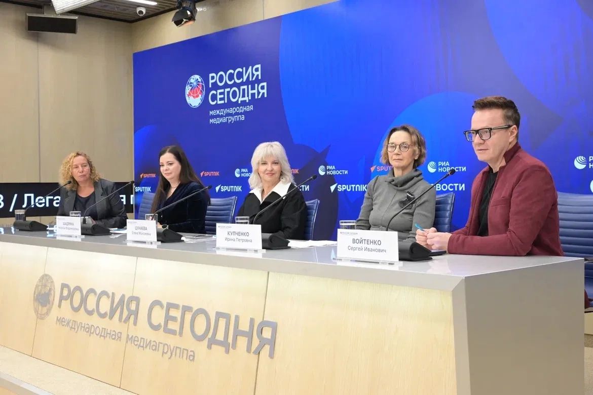 Пробуждая сердца. Сегодня Бессмертный полк России дал старт Всероссийскому конкурсу памяти Василия Ланового «Пробуждая сердца», посвященному советской и русской литературной классике, которую он любил и чтение которой...