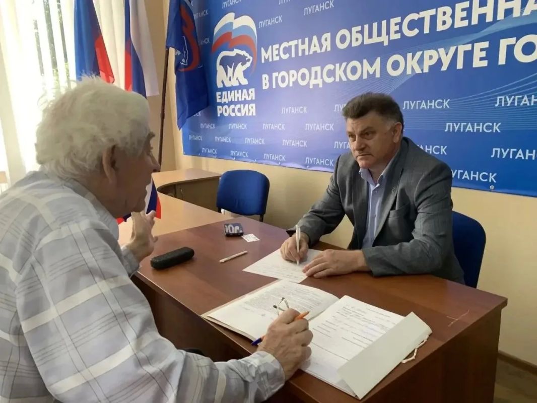 Депутат Юрий Филиппов провел прием в местной общественной приемной