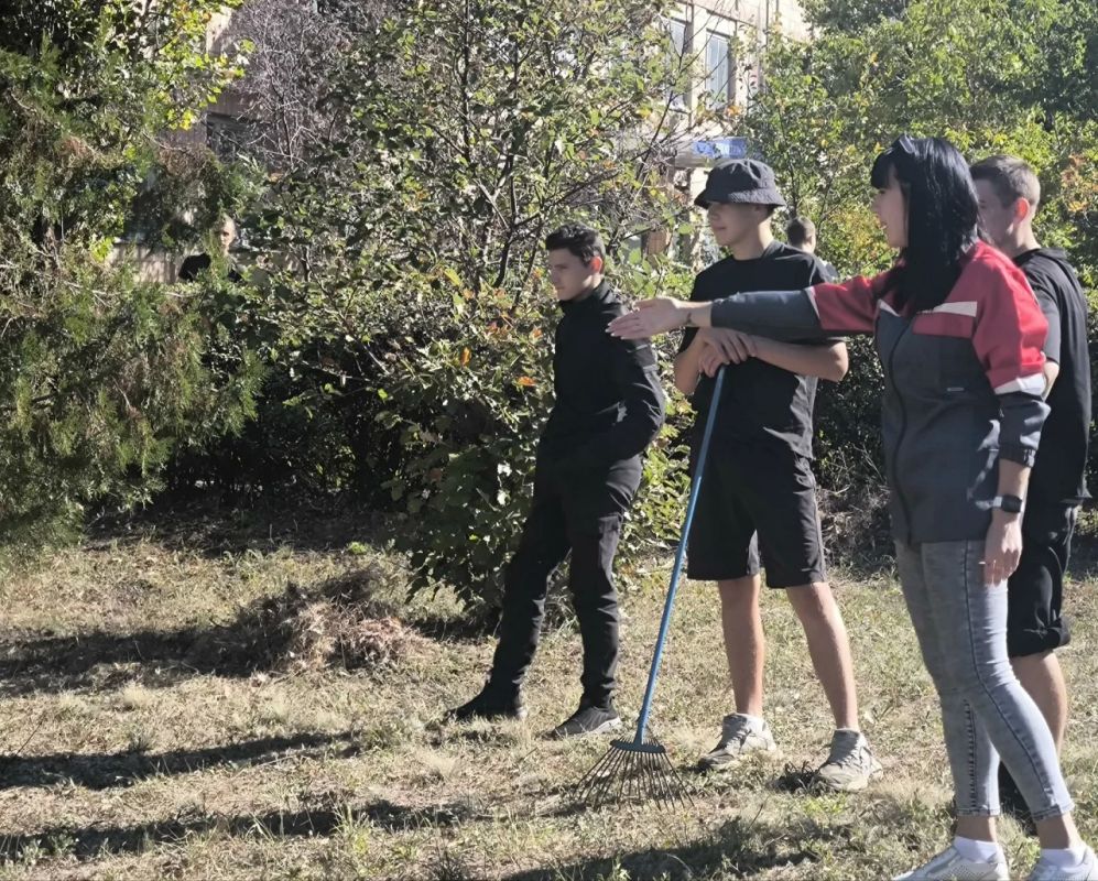 В Лутугинском колледже прошёл «День Чистоты»