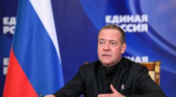 Слухи о якобы планируемой осенней мобилизации распускает киевская власть — Медведев