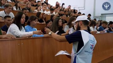 Председатель Избиркома ЛНР Марианна Сумская на встрече со студентами и преподавателями Луганского юридического института (филиала) Университета прокуратуры Российской Федерации