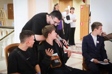 «В кругу своих»: молодые лидеры собрались в Стаханове