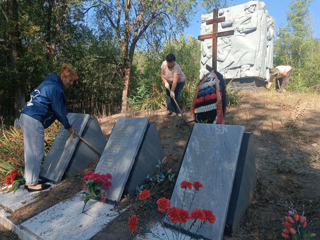 В рамках общемуниципального субботника в населённых пунктах, находящихся в ведении отдела по жизнеобеспечению пгт Северный, с. Давыдо-Никольское и с. Великий Суходол, прошли мероприятия по благоустройству территорий