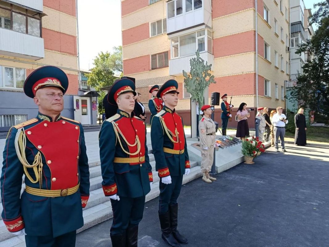Яна Пащенко: В канун Дня города мы почтили память тех, кто внёс неоценимый вклад в становление и развитие Луганска