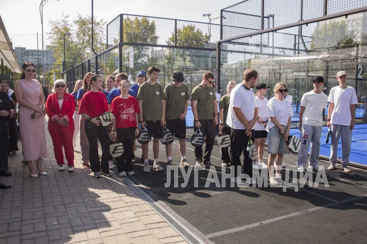 В Луганске стартовали соревнования по падел-спорту, приуроченные к празднованию 231-й годовщины образования Луганска