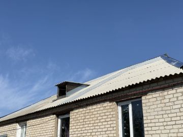 Тюменские специалисты восстановили кровли домов в Новосветловке