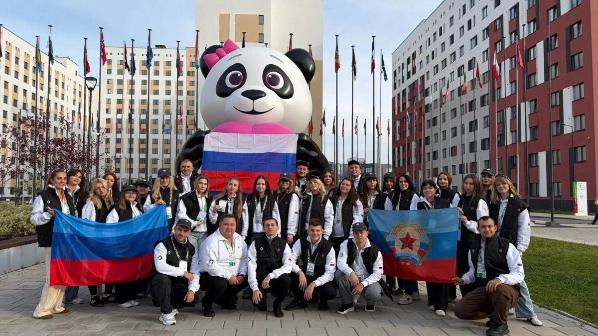 39 представителей ЛНР участвуют в Международном фестивале молодежи в Екатеринбурге