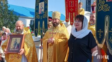 Более 100 человек собрались в храме Александра Невского в честь престольного праздника