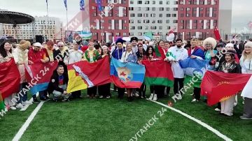 Магия единства: Шествие молодежи мира прошло на МФМ-2026 в Екатеринбурге