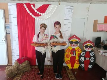С юбилеем родное село !. В селе Чапаевка состоялась концертно-развлекательная программа «С юбилеем родное село!», посвященная 90-летию образования села, которую провел Пролетарский Дом культуры