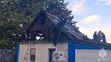 В Новодарьевке спасатели отстояли от огня жилой дом