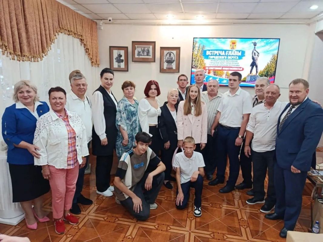 Яна Пащенко встретилась с тренерами и юными спортсменами Луганска