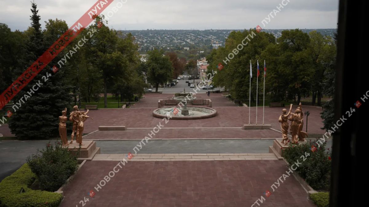 Луганский сквер у Академии имени Матусовского преобразился!