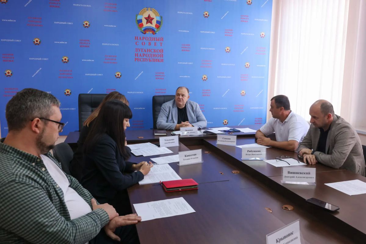В Комитете по экономической политике обсудили развитие малого и среднего предпринимательства в республике