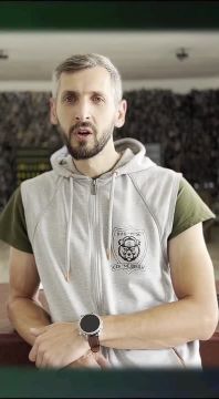 «Делом едины». В рамках проекта «Делом едины» рассказываем об Рыбальченко Антоне Владимировиче — преподавателе физического воспитания и руководителе студенческого спортивного клуба «Медведь» Ровеньковского...