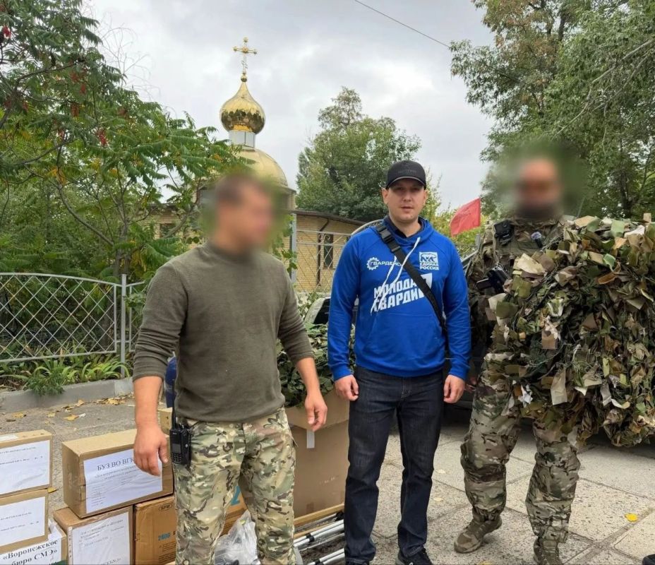 Вместе ради Победы: активисты Молодой Гвардии передали помощь бойцам