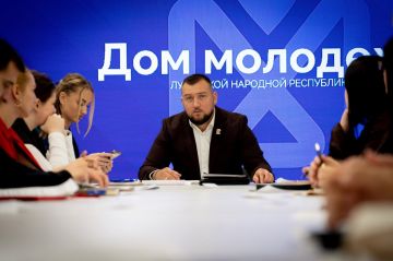 Михаил Голубович: Провели заседание Комиссии по развитию добровольчества и волонтёрства Совета при Главе ЛНР по защите традиционных духовно-нравственных ценностей