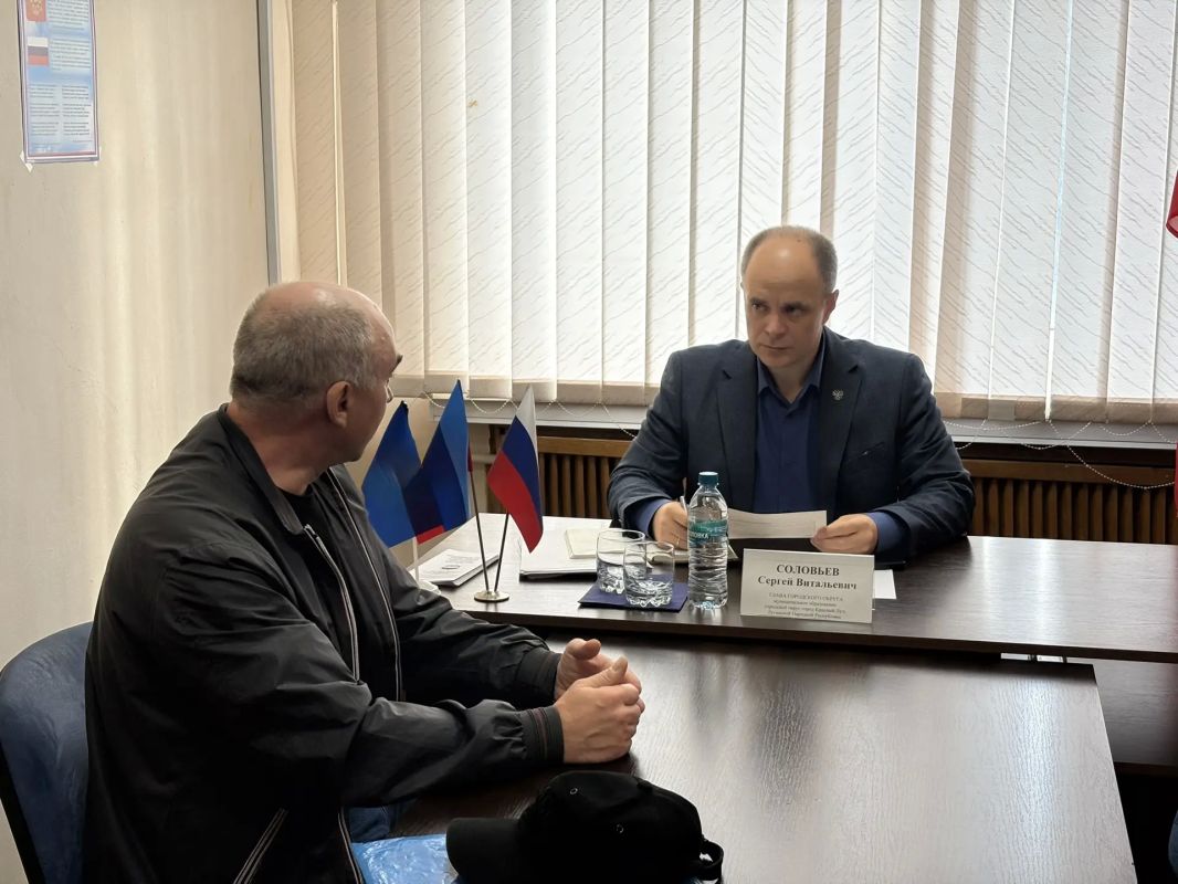 Сегодня провел прием граждан по личным вопросам