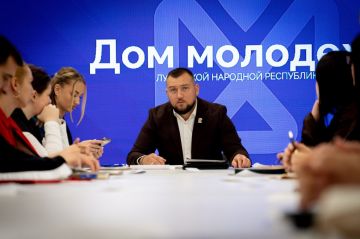 Михаил Голубович: Провели заседание Комиссии по развитию добровольчества и волонтёрства Совета при Главе ЛНР по защите традиционных духовно-нравственных ценностей