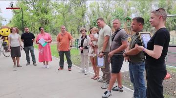 В городе Рубежное открылась новая детская площадка — ещё одно пространство для радости и активного отдыха ребят