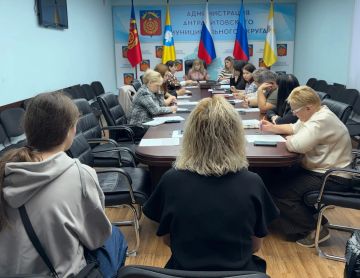 В Администрации Антрацитовского муниципального округа ЛНР состоялось внеочередное заседание комиссии по делам несовершеннолетних и защите их прав, на котором рассмотрено 3 административных дел, из них: