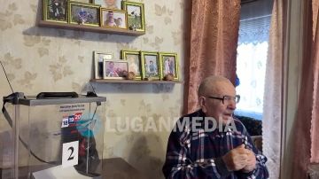 Ветеран Великой Отечественной войны Николай Кашуба из Лутугинского района принял участие в выездном голосовании