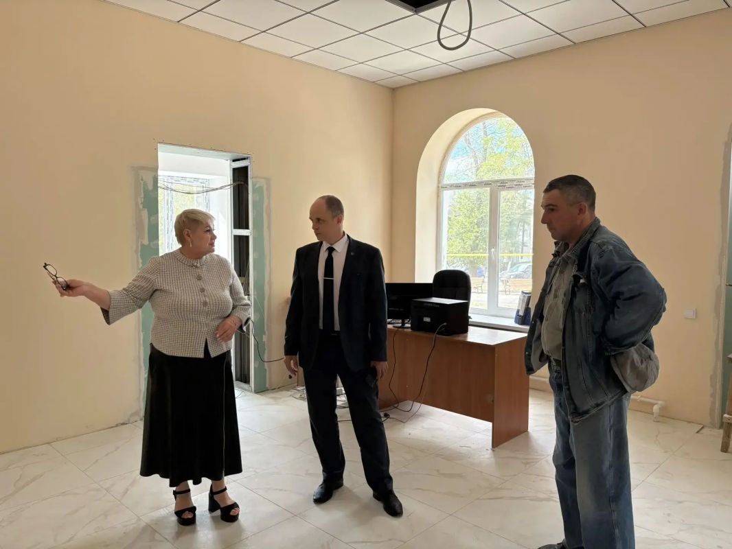 Продолжается ремонт Краснолучского отделения ЗАГС