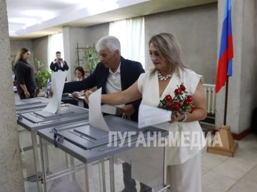 Молодожены: сегодня для нас волнительный день вдвойне