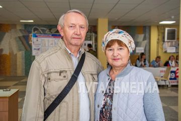 Супруги Никачевы являются участниками программы «Активное долголетие», серебряными волонтерами, членами клуба «Левша» и студентами Университета третьего возраста
