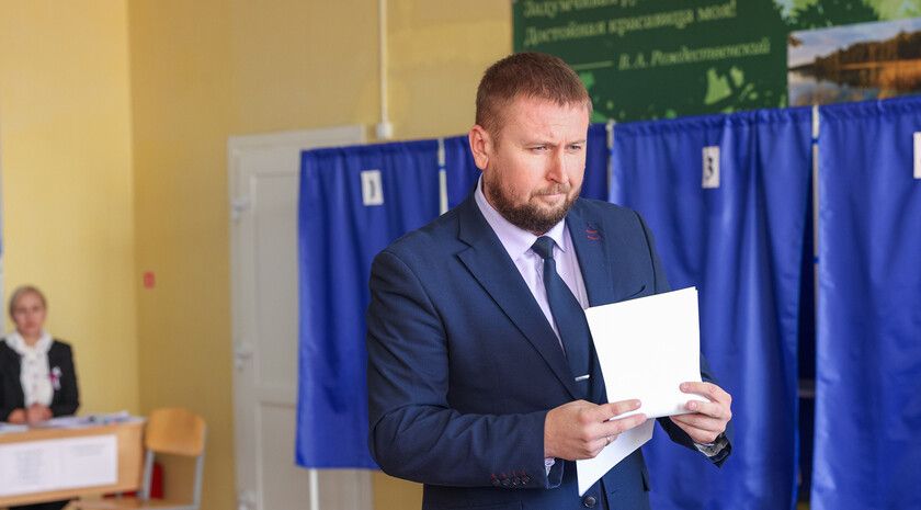 Председатель Народного Совета ЛНР проголосовал на выборах депутатов Госдумы РФ