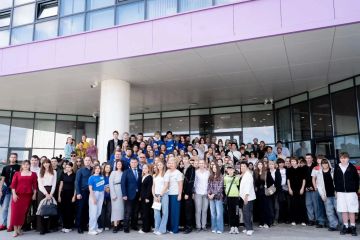 Фестиваль национальных культур в Луганске: песни, матрешки и разговор о единстве