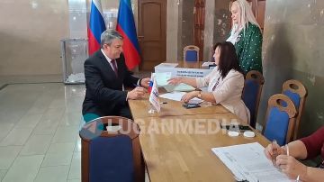 Глава региона Леонид Пасечник проголосовал на выборах депутатов Госдумы РФ