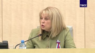 Дрон кружит в 150 метрах от здания избиркома в Белокуракино